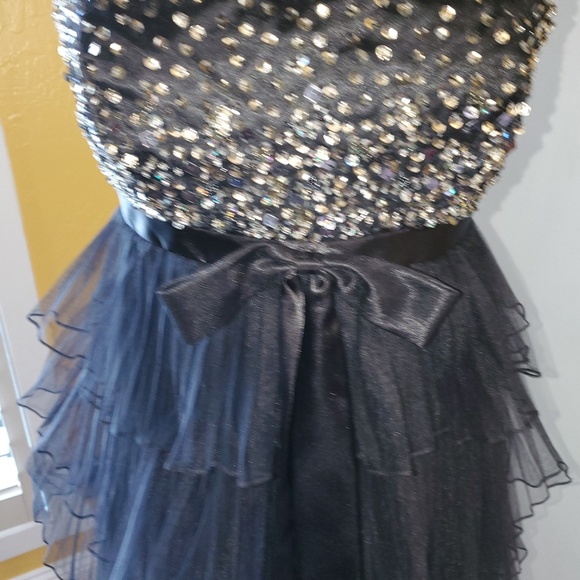 Aviena prom dress - Picture 5 of 8